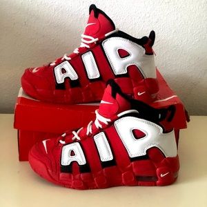 Nike Air More Uptempo University